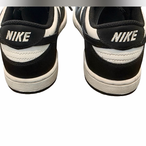 Nike Dunk Low Retro Panda Sneakers Boys Youth Size 3 - Picture 3 of 6
